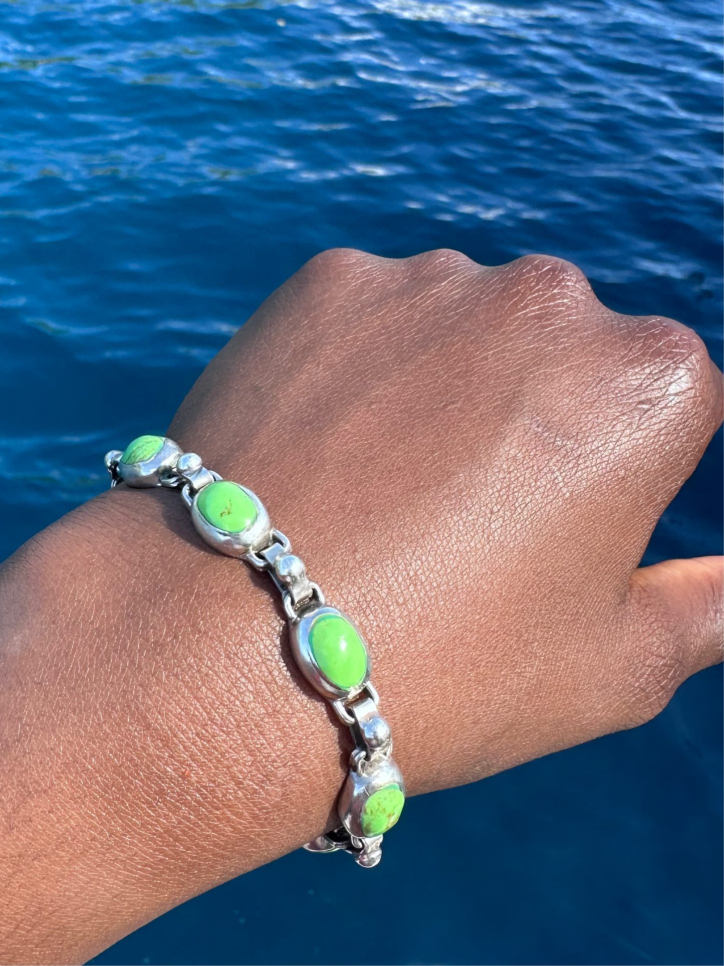 Green linked in Love